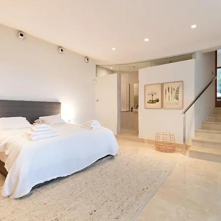 White Nueva Andalucia Вилла *